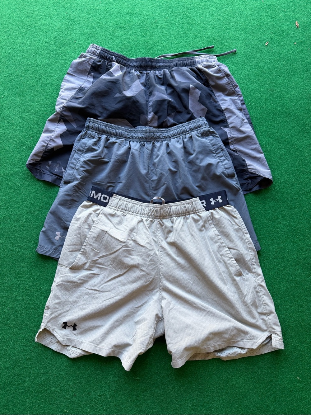 Men’s Large Under Armour Shorts Bundle 6 Inch Inseam